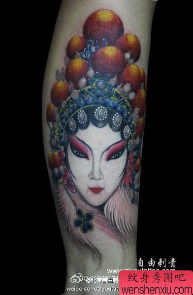 男性腿部漂亮的美女花旦纹身图案