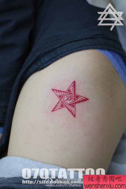 女生腿部好看精美的五角星纹身图案