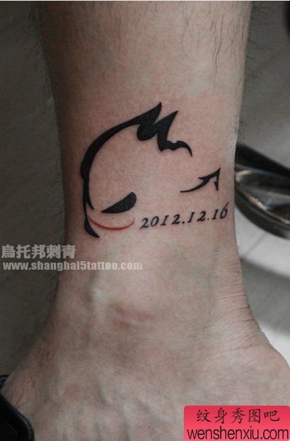 腿部可爱的GTI恶兔纹身图案