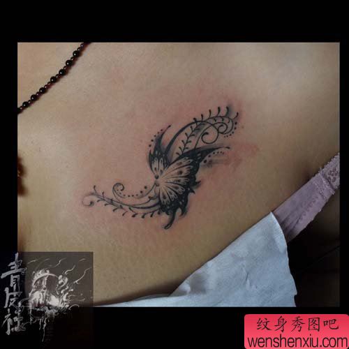 女生胸部流行唯美的蝴蝶纹身图案