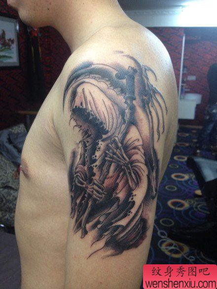 男性手臂经典的死神纹身图案