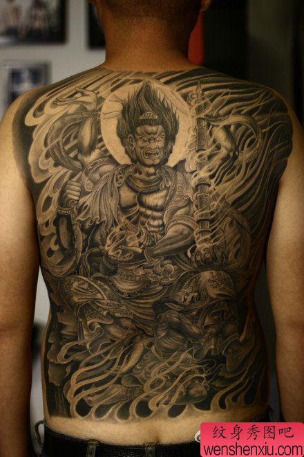 霸气经典的男性满背不动明王纹身图案