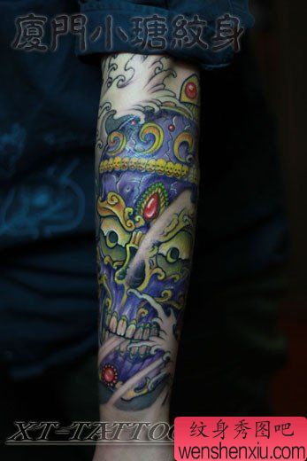 男生手臂流行经典的嘎巴拉纹身图案