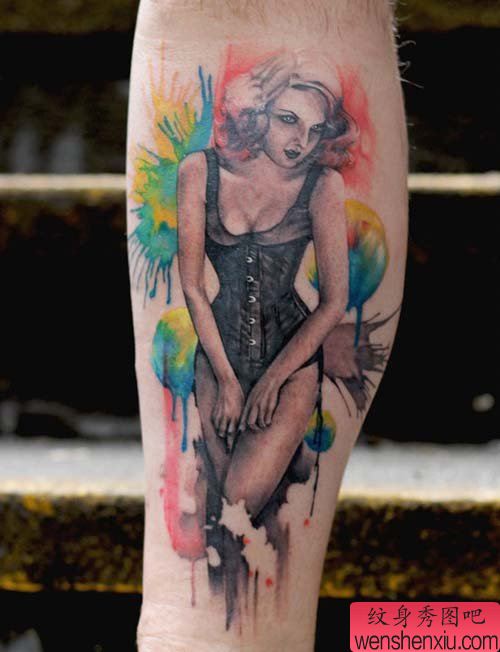 腿部流行性感的美女纹身图案