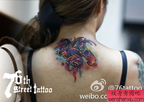 女孩子背部流行好看的小鸟纹身图案