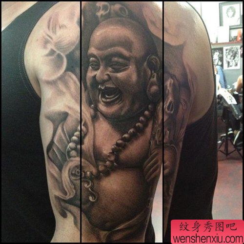 手臂经典帅气的弥勒佛纹身图案