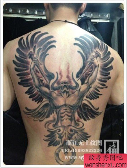 男性背部流行超酷的恶魔纹身图案