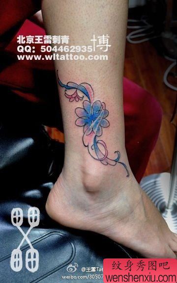 女生腿部流行好看的四叶草纹身图案