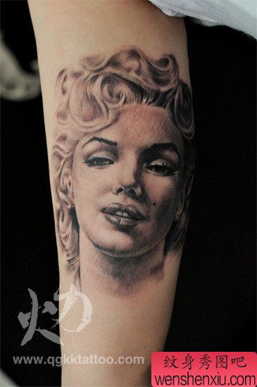 手臂流行漂亮的玛丽莲梦露纹身图案