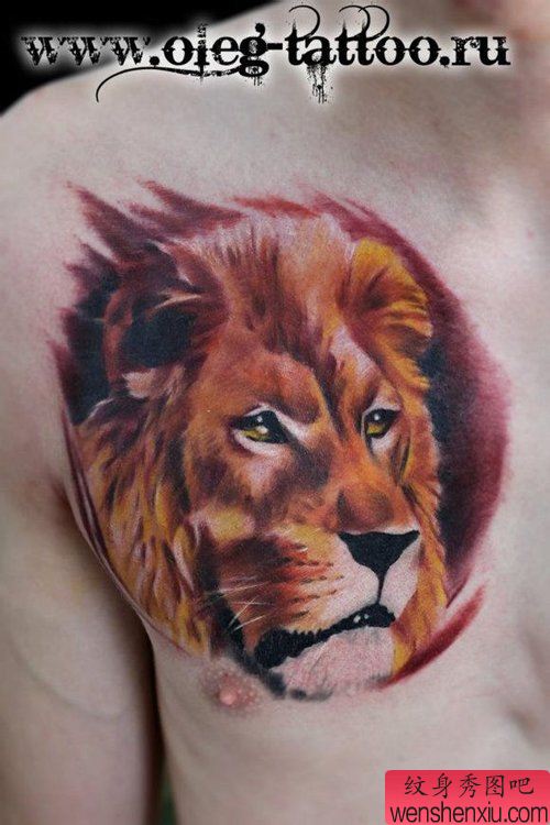 男性胸部超酷霸气的彩色狮头纹身图案