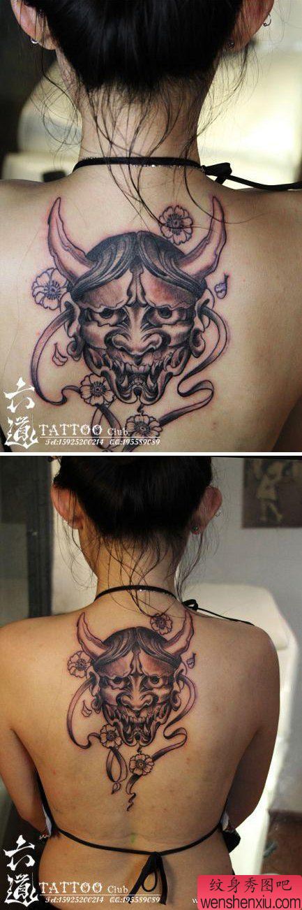 美女背部流行经典的黑灰般若纹身图案