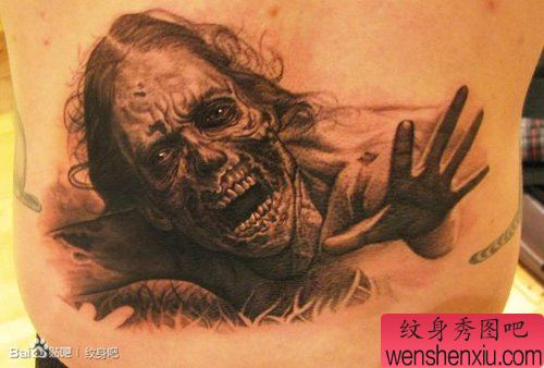 腰部另类超酷的欧美僵尸纹身图案