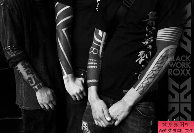 黑灰简单情侣女花臂纹身作品图片