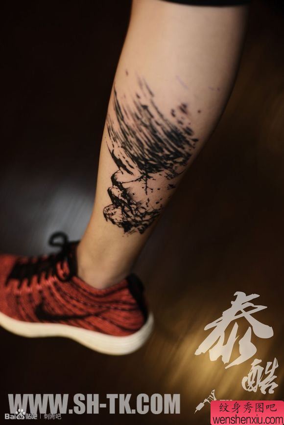 经典的脚部他山之石纹身图案