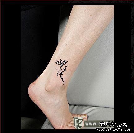 女人脚部花腾图腾纹身图案