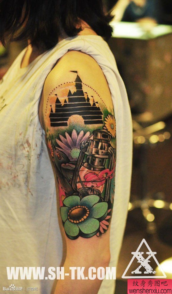 胳膊花灯峰塔纹身图案