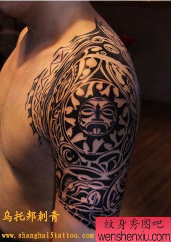 男性胳膊欧式图腾半胛纹身图案