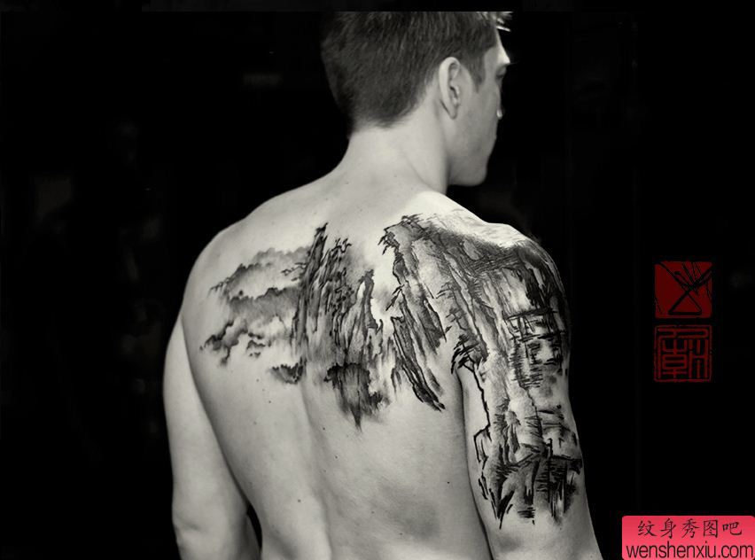 背部一幅个性山水素描纹身图案