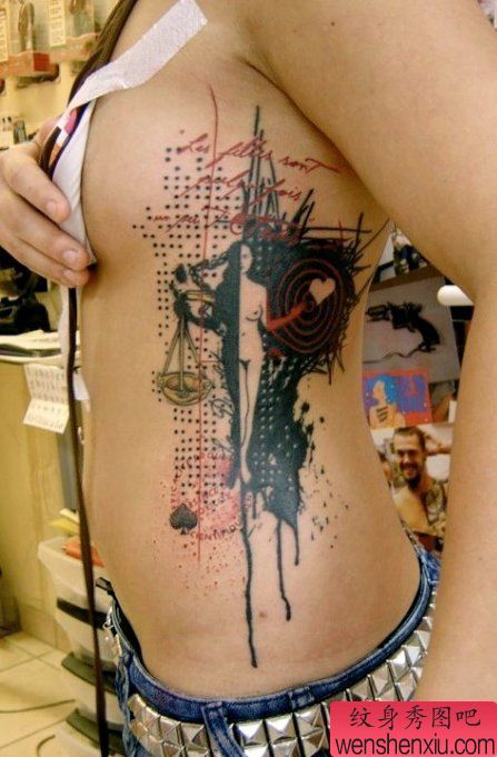 腰部之特别风格人体桃心园卷天平纹身图案缩略频道推荐图