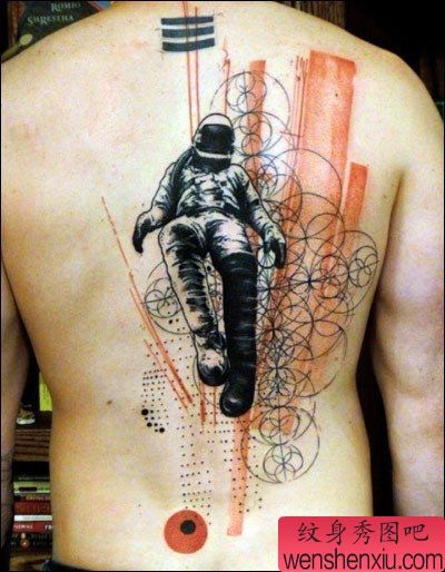 背部之特别风格纹身图案