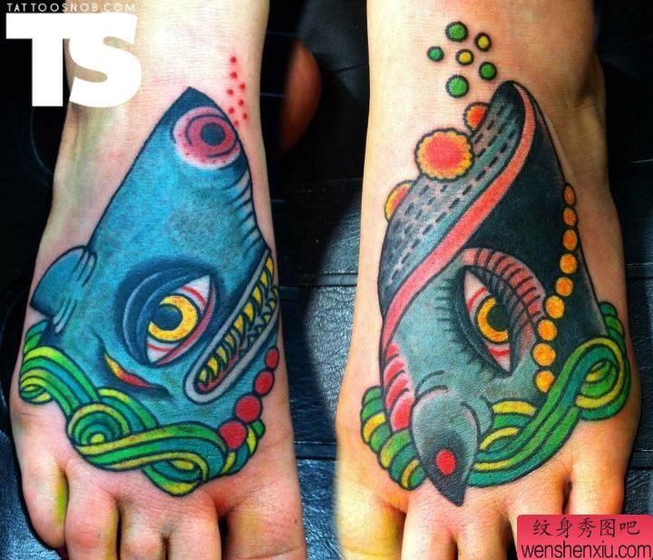 情侣腿部鱼文身作品