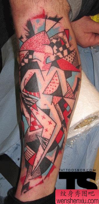 腿部一幅创意图腾文身作品