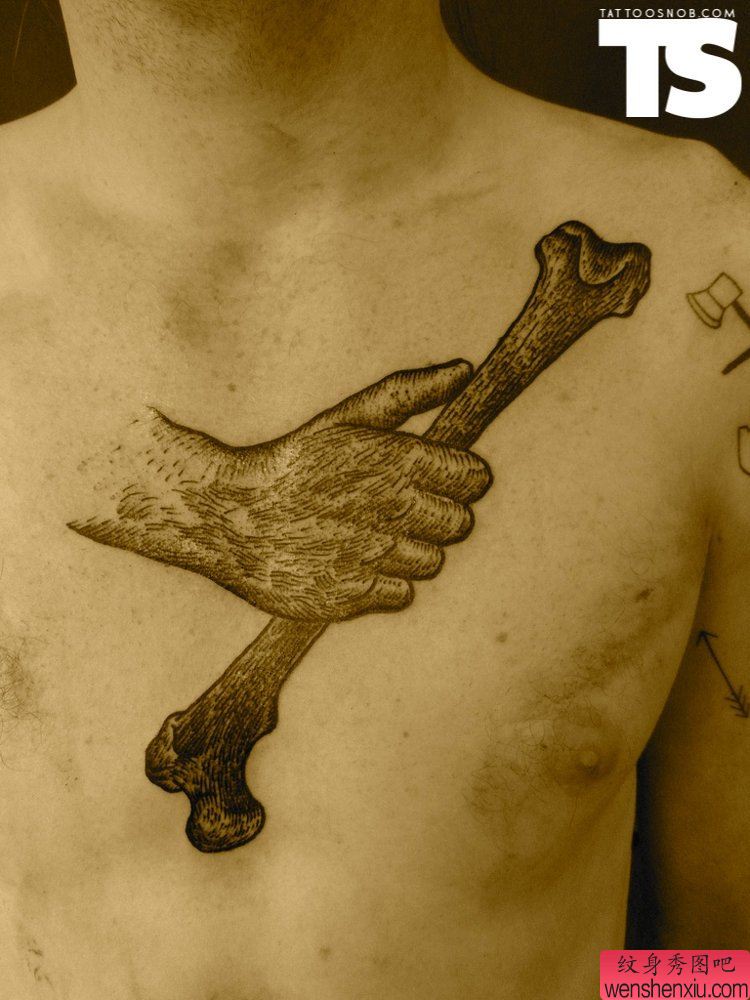 胸部创意手文身作品