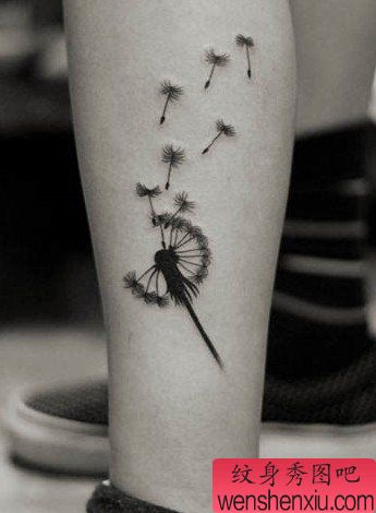 小清新腿部蒲公英文身作品