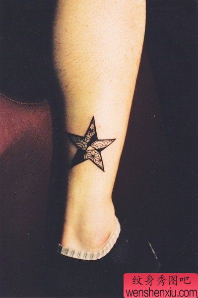小清新腿部五角星图腾文身作品