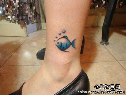 小清新脚部鱼文身作品