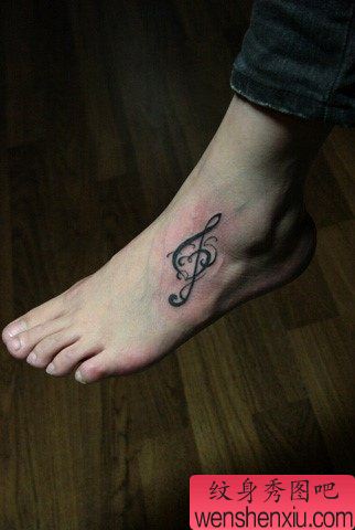 小清新脚面音乐爱心符号文身作品