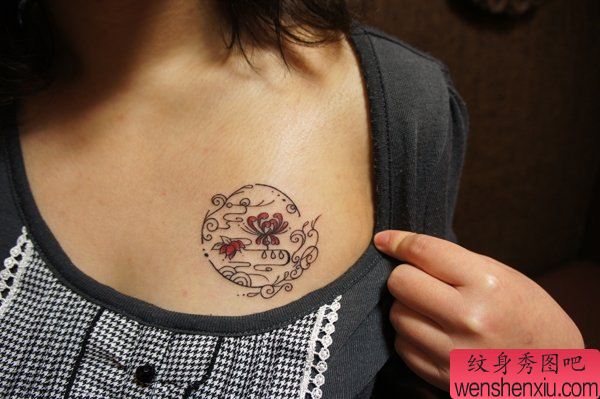 小清新女人胸部花腾文身作品