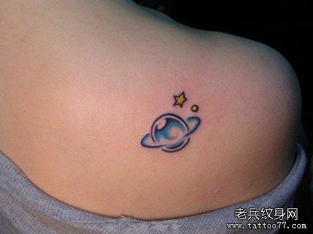 小清新肩部星球文身作品