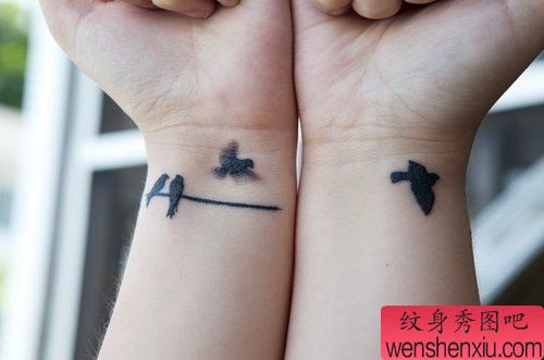 小清新女人手部和平鸽文身作品