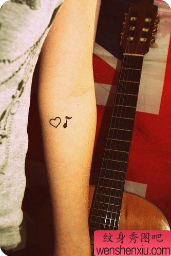 小清新手部爱心乐符文身作品