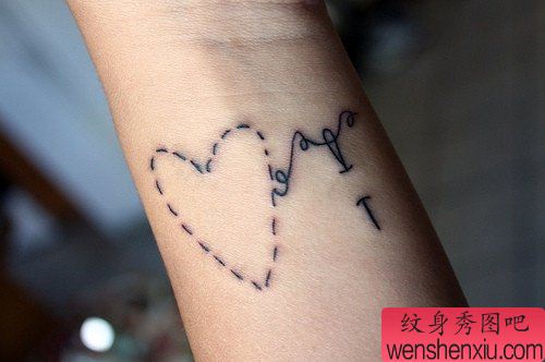 小清新手部爱心剪刀文身作品