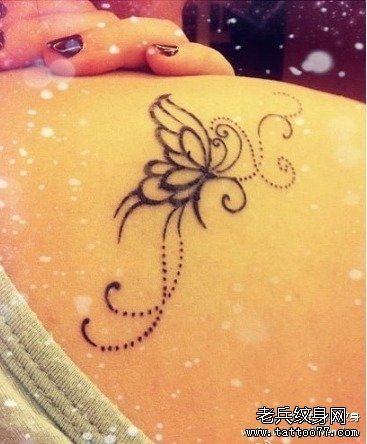 小清新肩部蝴蝶图腾文身作品