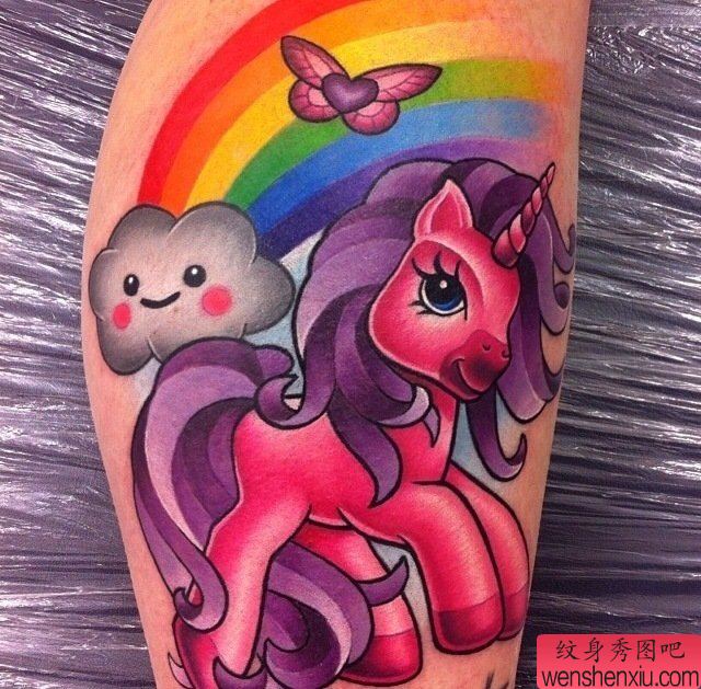 一幅腿部独角兽纹身图案由纹身秀图吧分享
