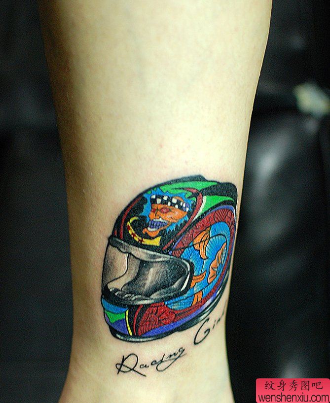 纹身秀图吧分享一幅脚踝头盔纹身图案
