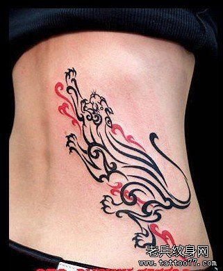 纹身秀图吧推荐一幅腰部图腾老虎纹身图案