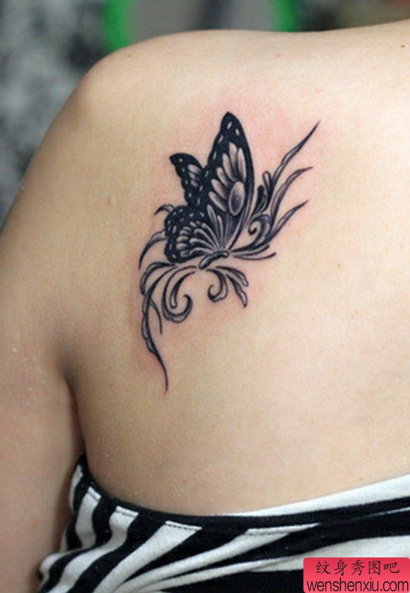 肩背图腾蝴蝶纹身图案