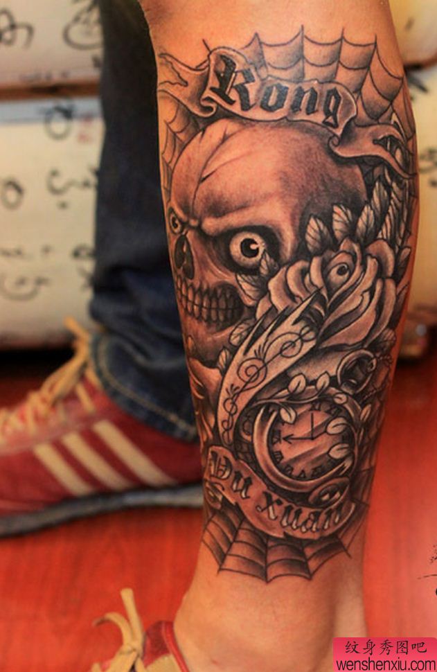 包小腿骷髅怀表纹身图案