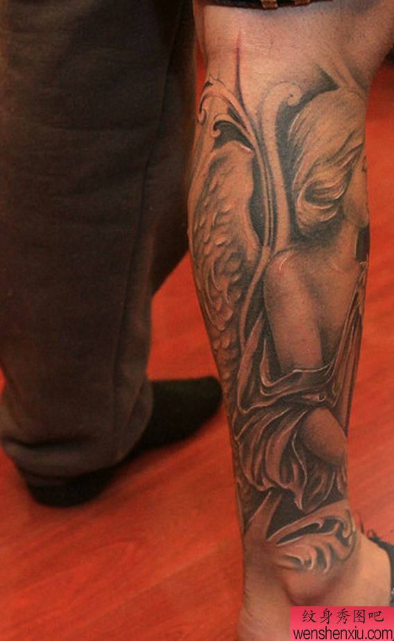 纹身秀图吧推荐一幅包小腿圣母玛利亚纹身图案