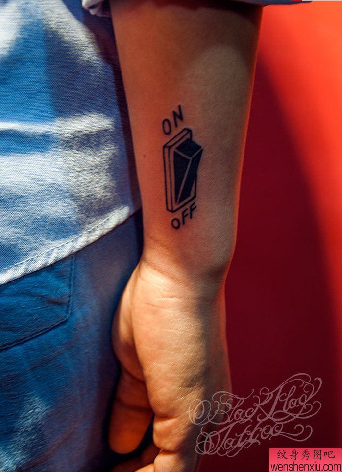 手腕开关纹身图案