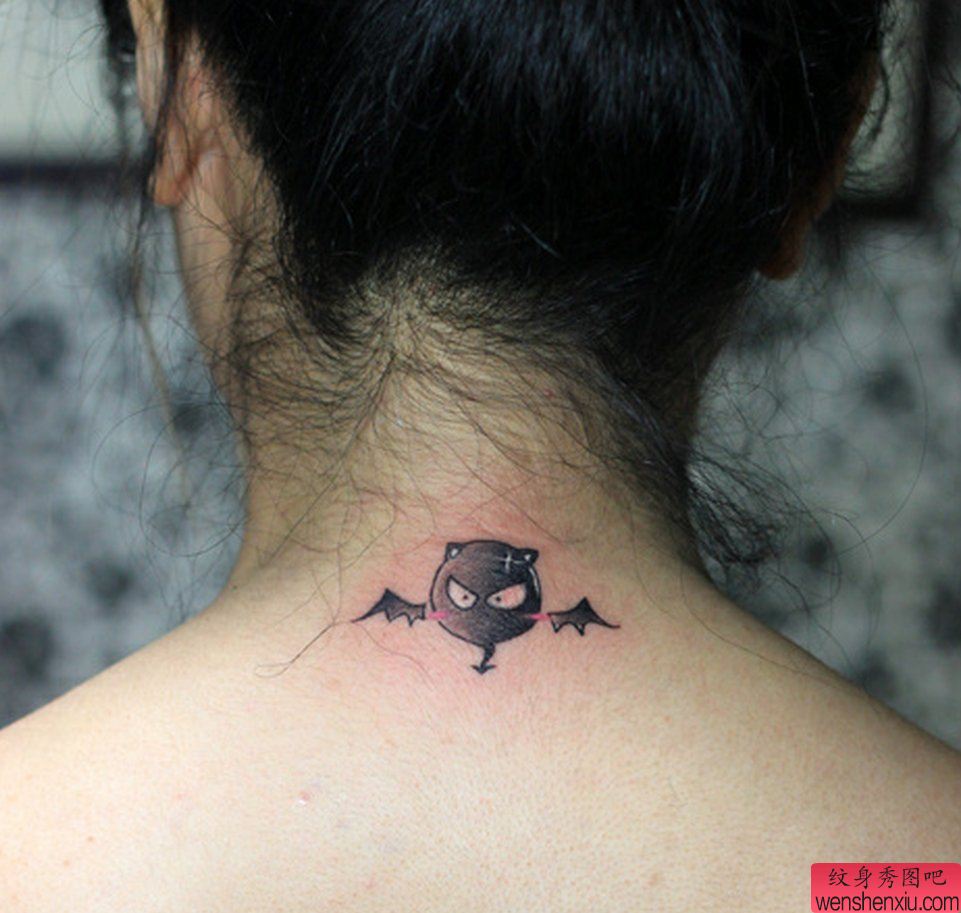 纹身秀图吧推荐一幅颈部恶魔纹身图案