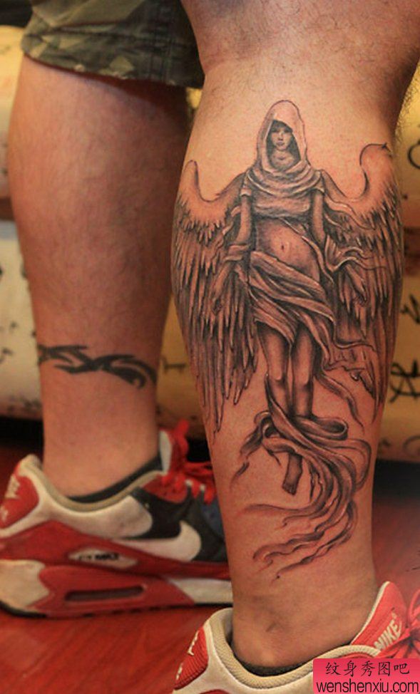 小腿天使纹身图案