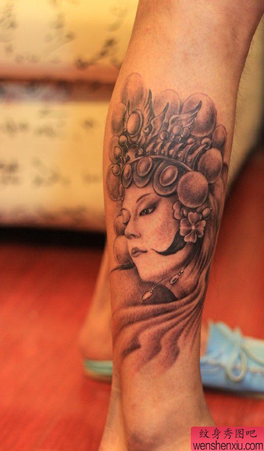 纹身秀图吧推荐一幅小腿花旦纹身图案
