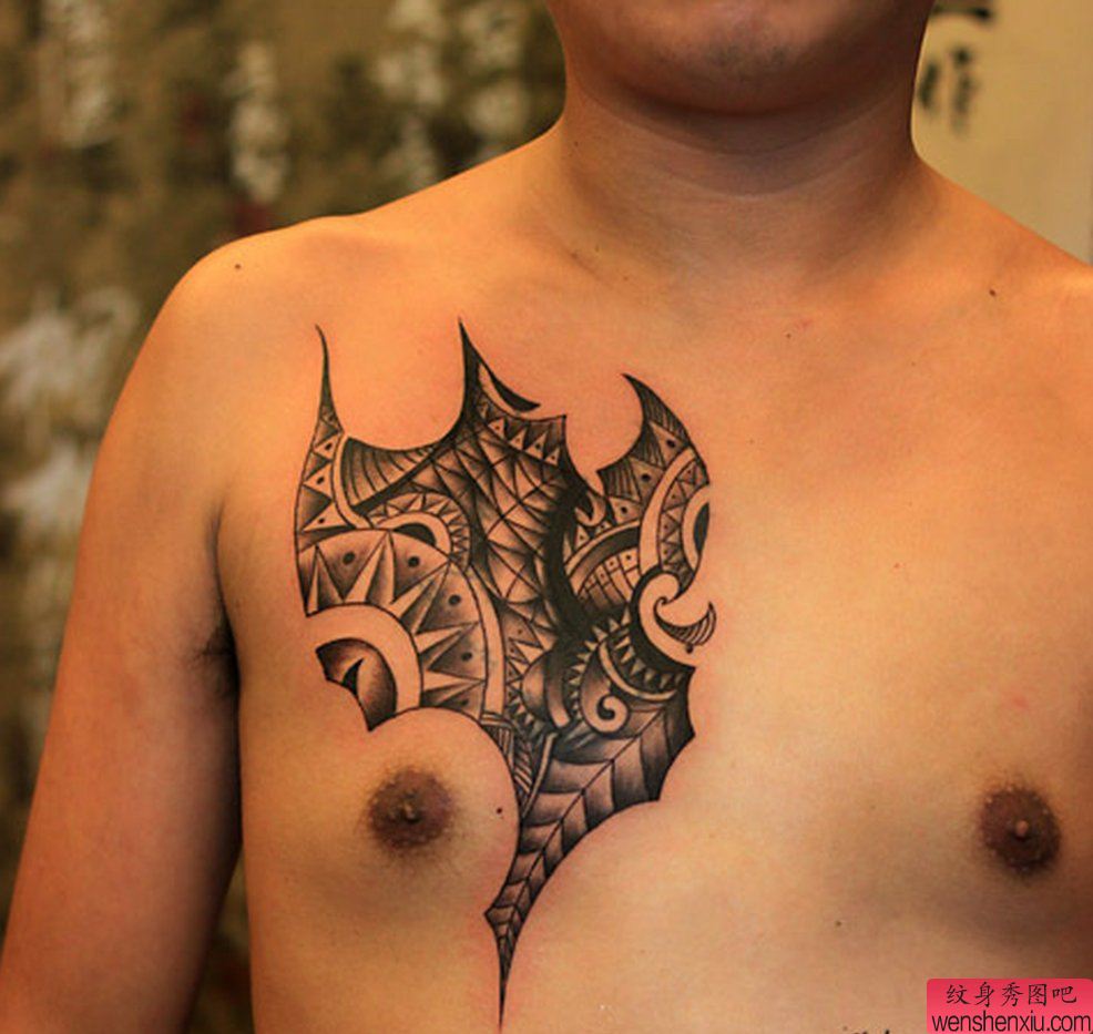 个性机械前胸图腾纹身图案