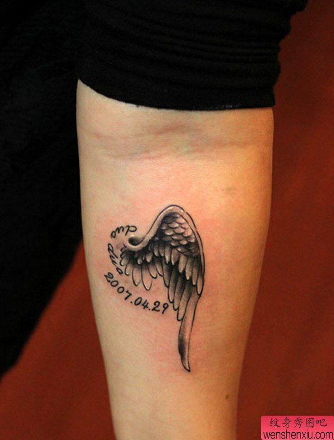 纹身秀图吧推荐一幅手臂翅膀纹身图案