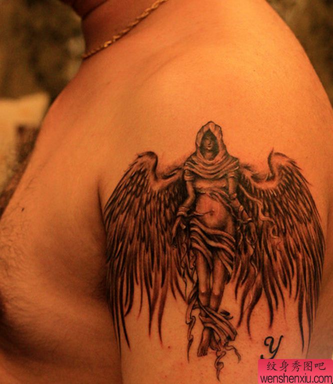 一幅大臂天使纹身图案